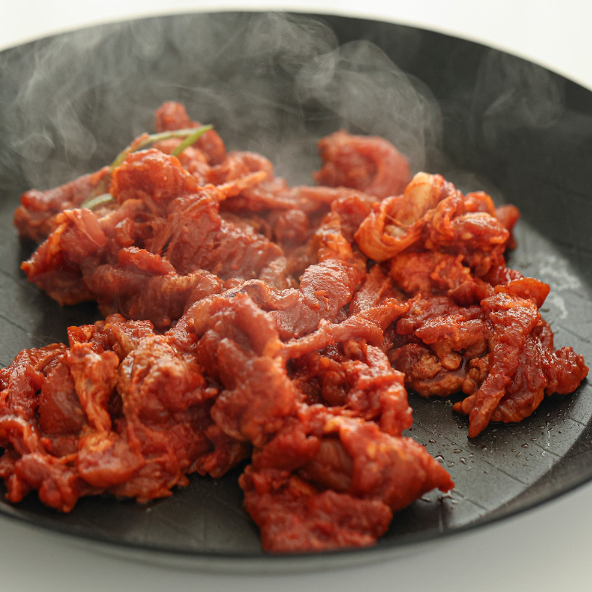 청춘불판 제육볶음 500g 고추장 매콤 돼지불고기 밀키트 두루치기 캠핑 혼술 간편식 안주 - 상세 이미지 2