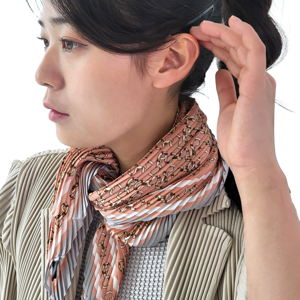 VSF41 플리츠 클래식 체인 실키한 핑크 정장 쁘띠 스카프