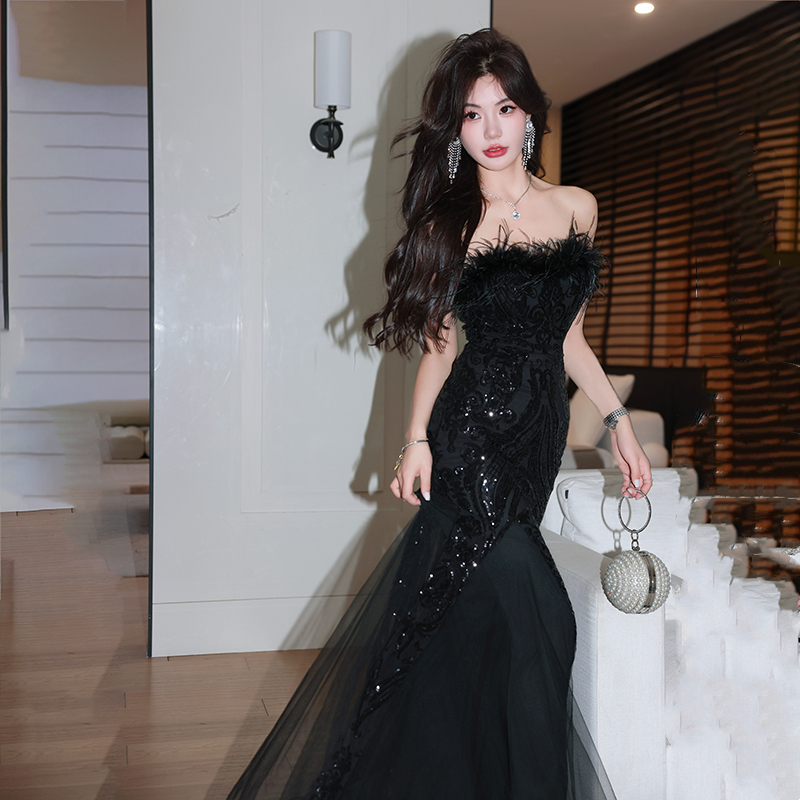 이브닝 드레스 연주회 브라이덜샤워 파티룩 여성 튜브리스 검은 타조 깃털 스팽글 웨딩 촬영 - 상세 이미지 5