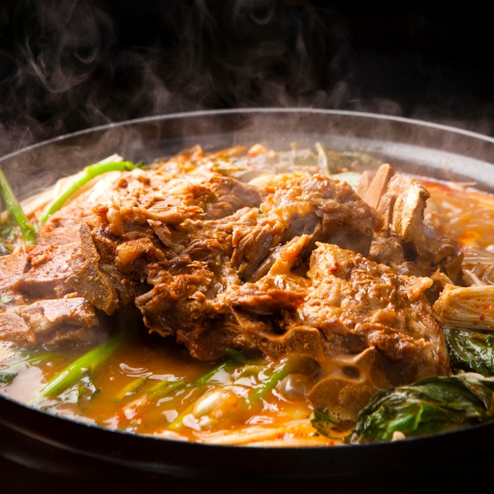 뼈다귀해장국 우거지 감자탕 밀키트 냉동 캠핑 개운한맛, 1kg, 1개 - 상품 이미지