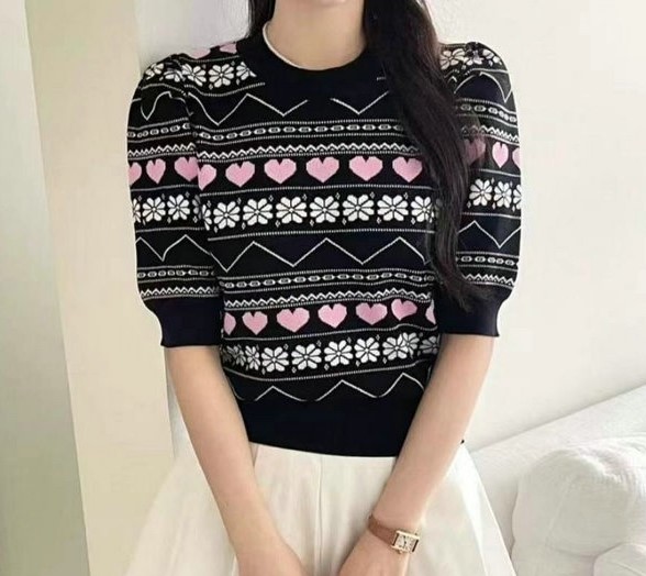 러블리 하트패턴 반팔니트티 퍼프소매 플라워 이너니트 봄부터여름 여자여자몰 - 상품 이미지