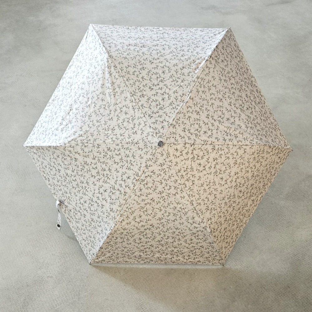 피에르가르뎅 피에르가르뎅 쁘띠플라워 암막양산 초경량 자외선차단 양산 우양산 차단율99%