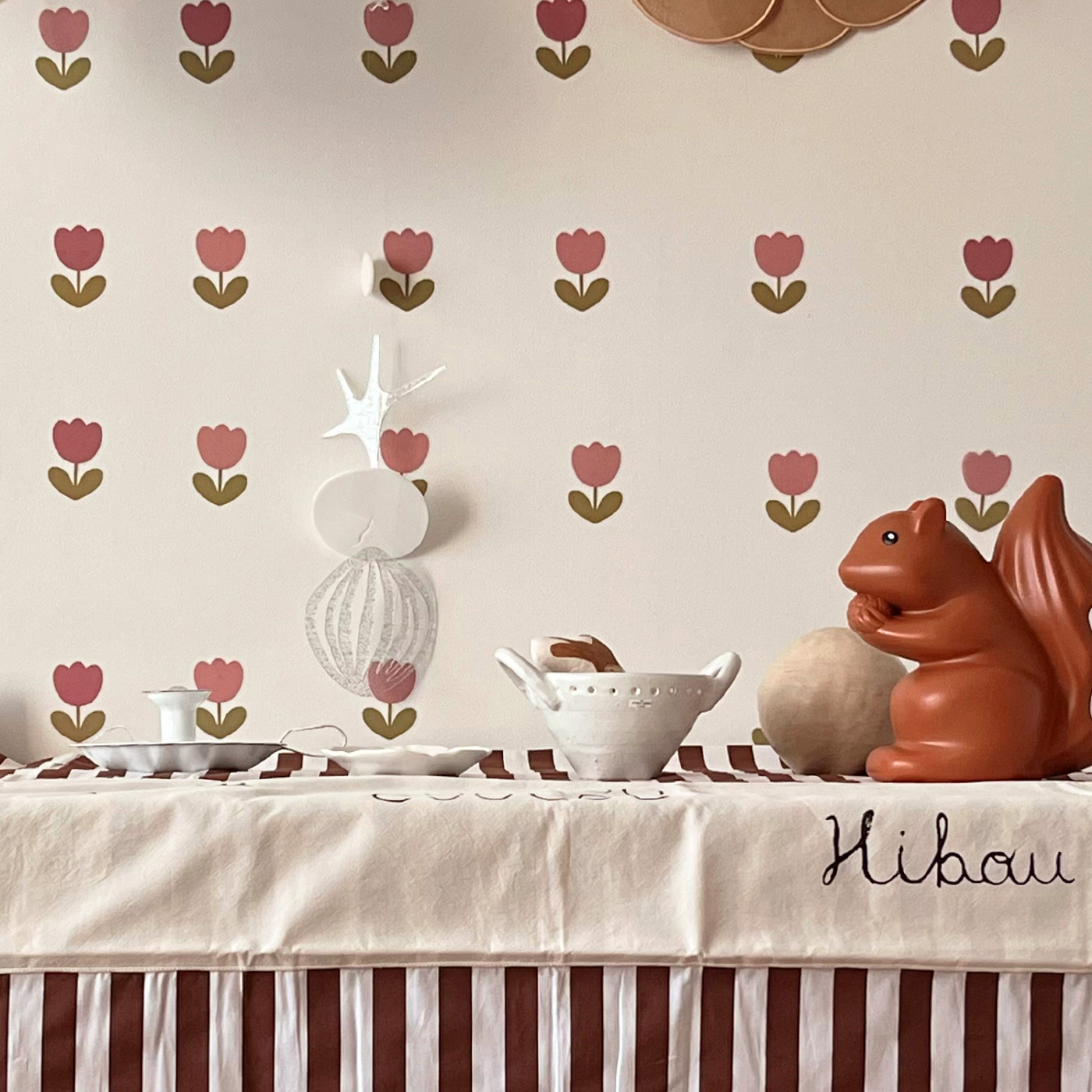 아카시아봉봉 국내제작 월세이프 포인트 벽지 아기방 꾸미기 스티커 튤립가든 48PCS