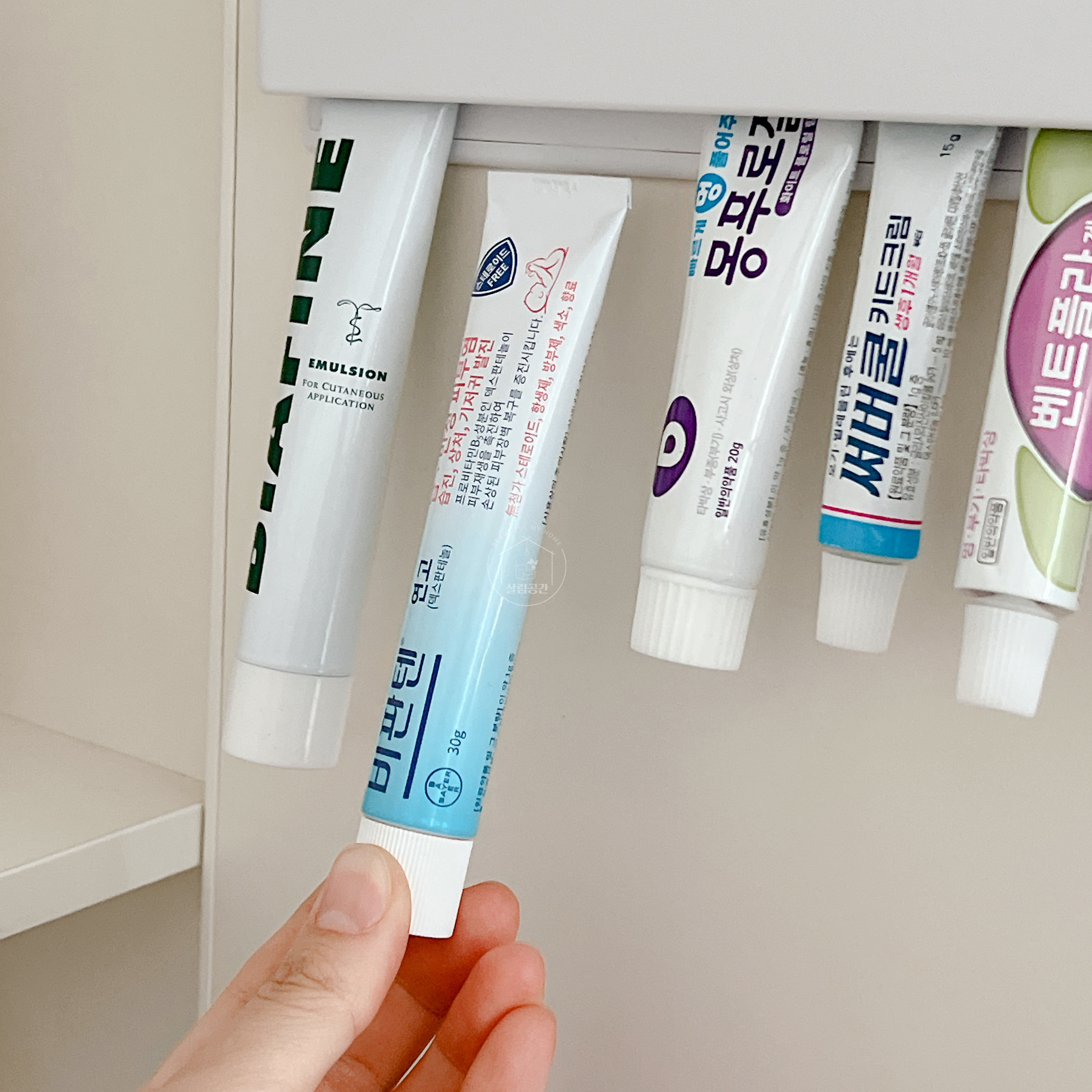 공중부양 롱 튜브 홀더 치약 걸이 꽂이 제품 이미지