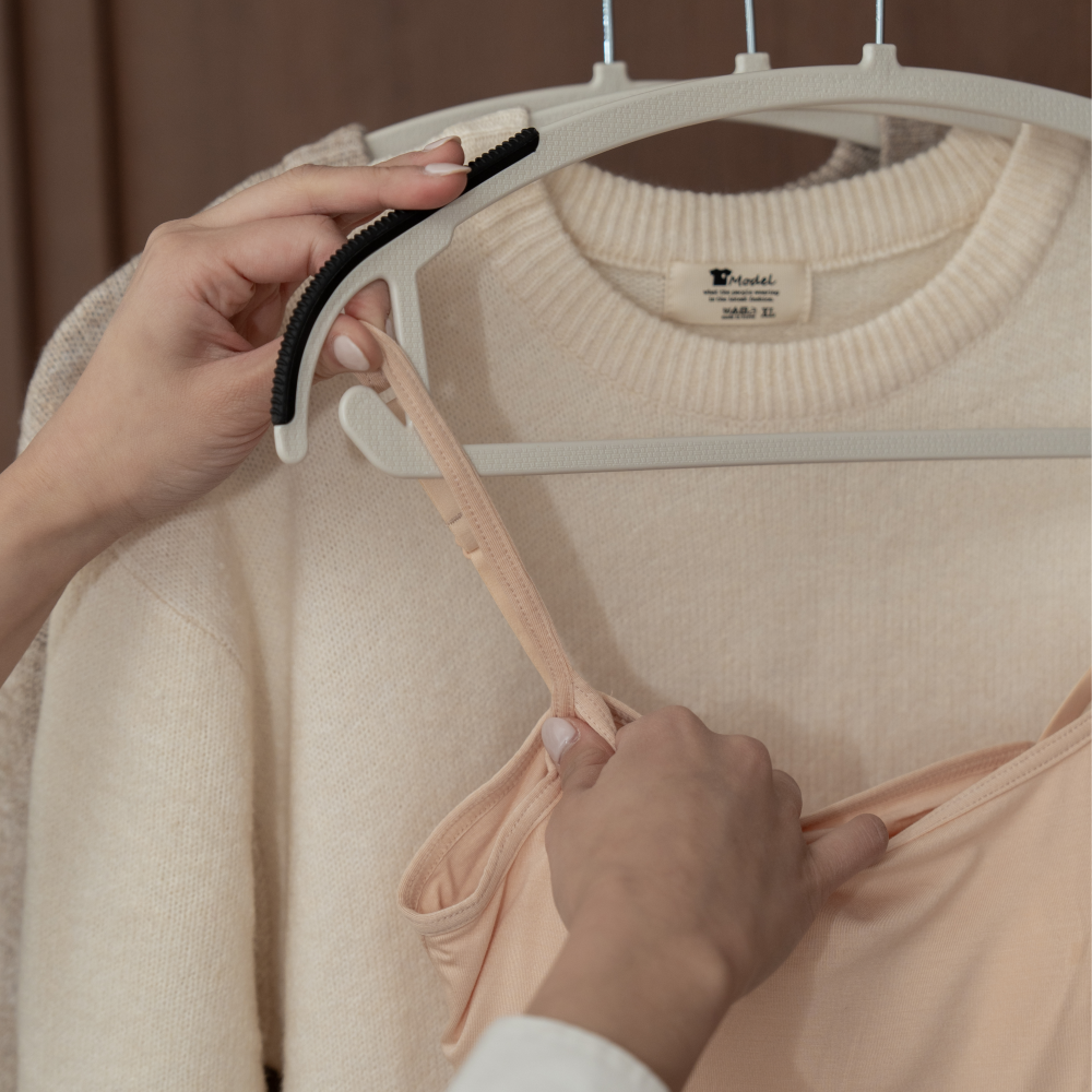 [25+5] 한평한뼘 논슬립 어깨뿔방지 니트 옷걸이 블랙, 25개