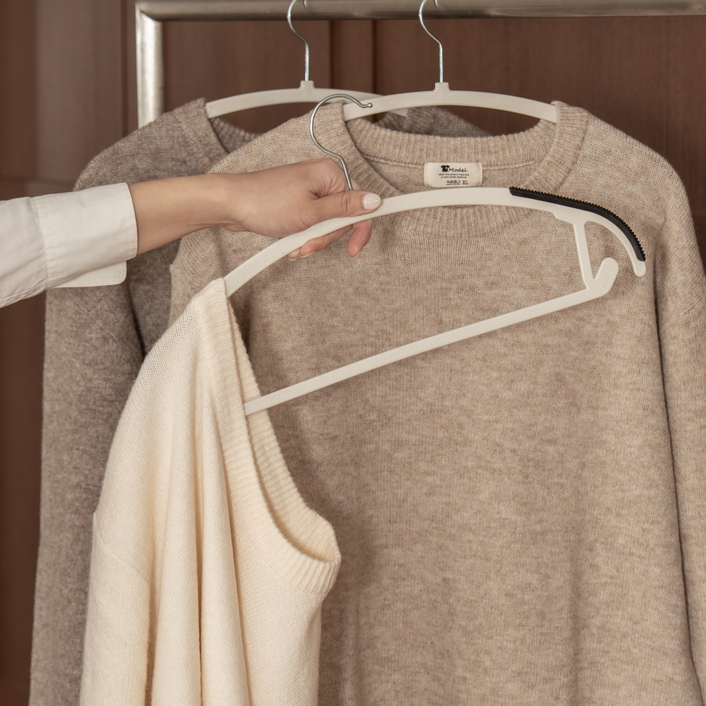 [25+5] 한평한뼘 논슬립 어깨뿔방지 니트 옷걸이 블랙, 25개