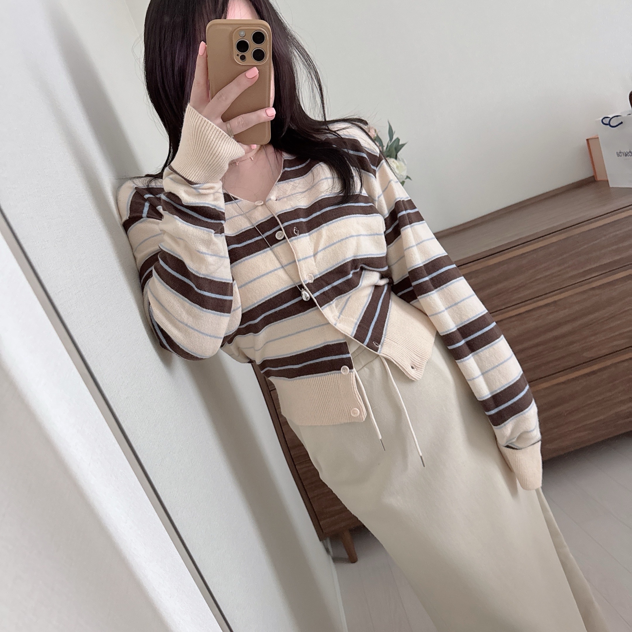 메베르 단가라 스트라이프 브이넥 루즈 니트 가디건 3color 상세 이미지 20