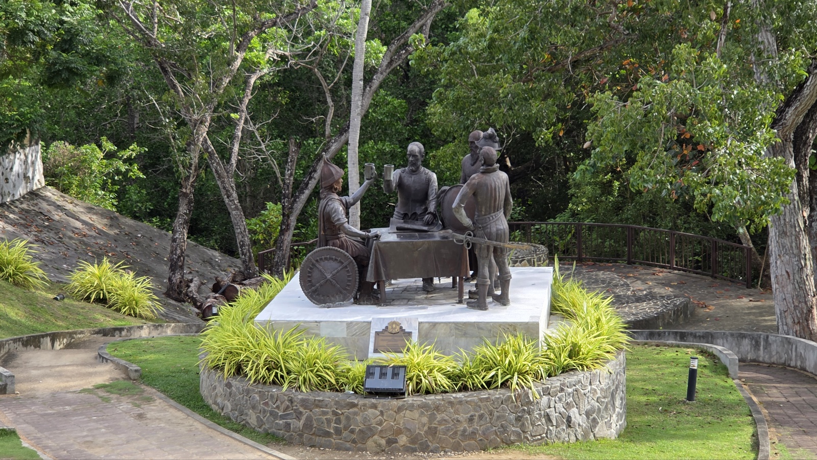 보홀 육상투어 D코스 반딧불 럭셔리 디너 포함 (단독차량, 단독가이드, 초콜릿힐 선셋)