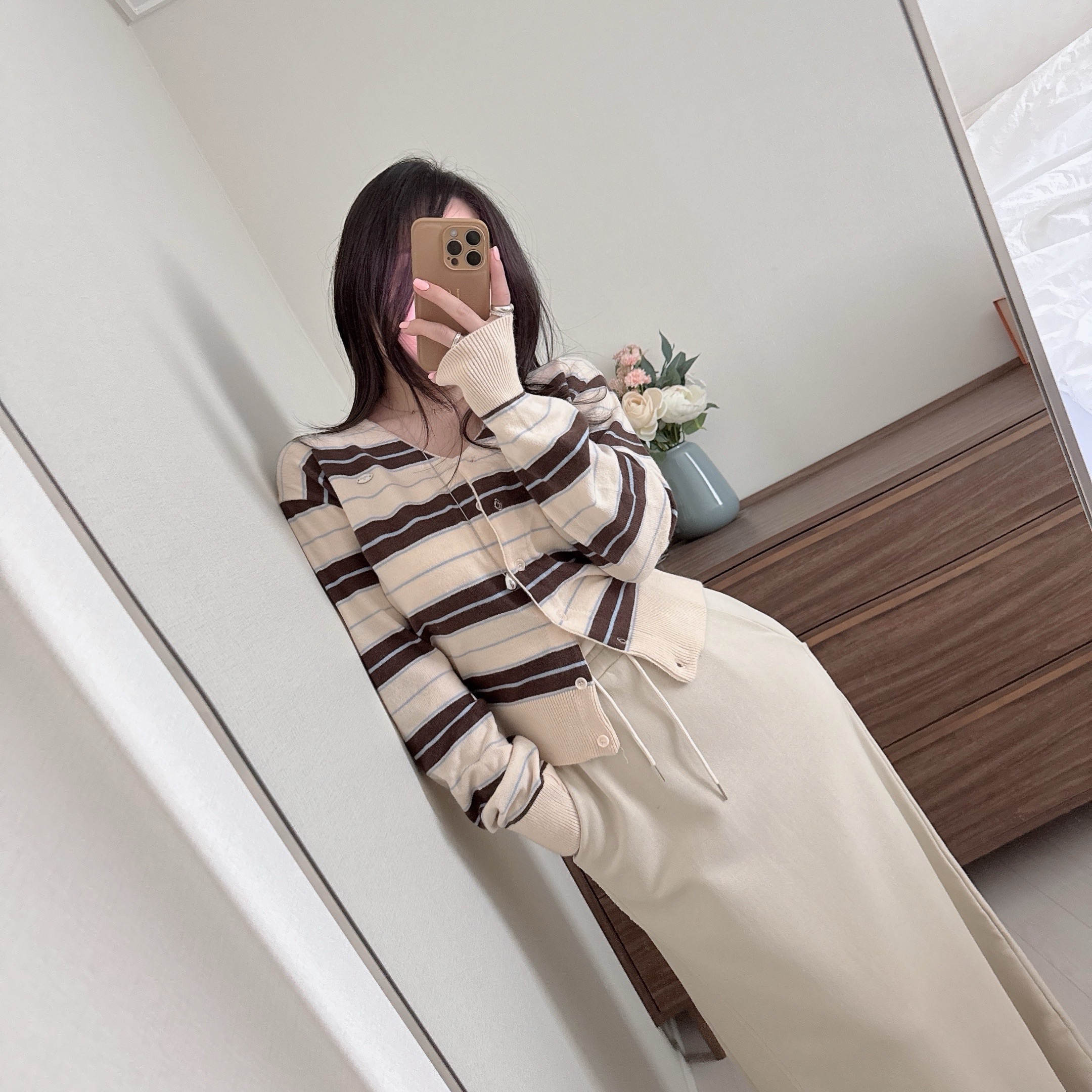 메베르 단가라 스트라이프 브이넥 루즈 니트 가디건 3color 상세 이미지 19
