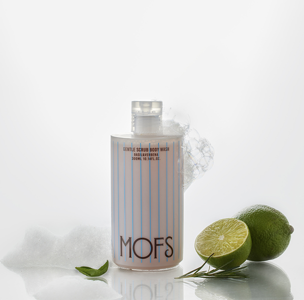 MOFS 모먼오브어스 젠틀 스크럽 바디 워시 바질&버베나 300ml 약산성 각질케어 이미지 6