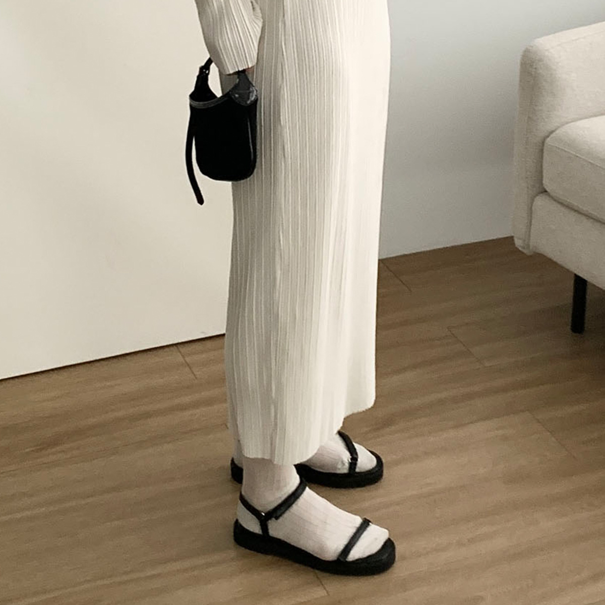 레더 더블 벨크로 샌들 스트랩 플랫 슈즈 웨어링무드 (블랙, 굽 2cm)