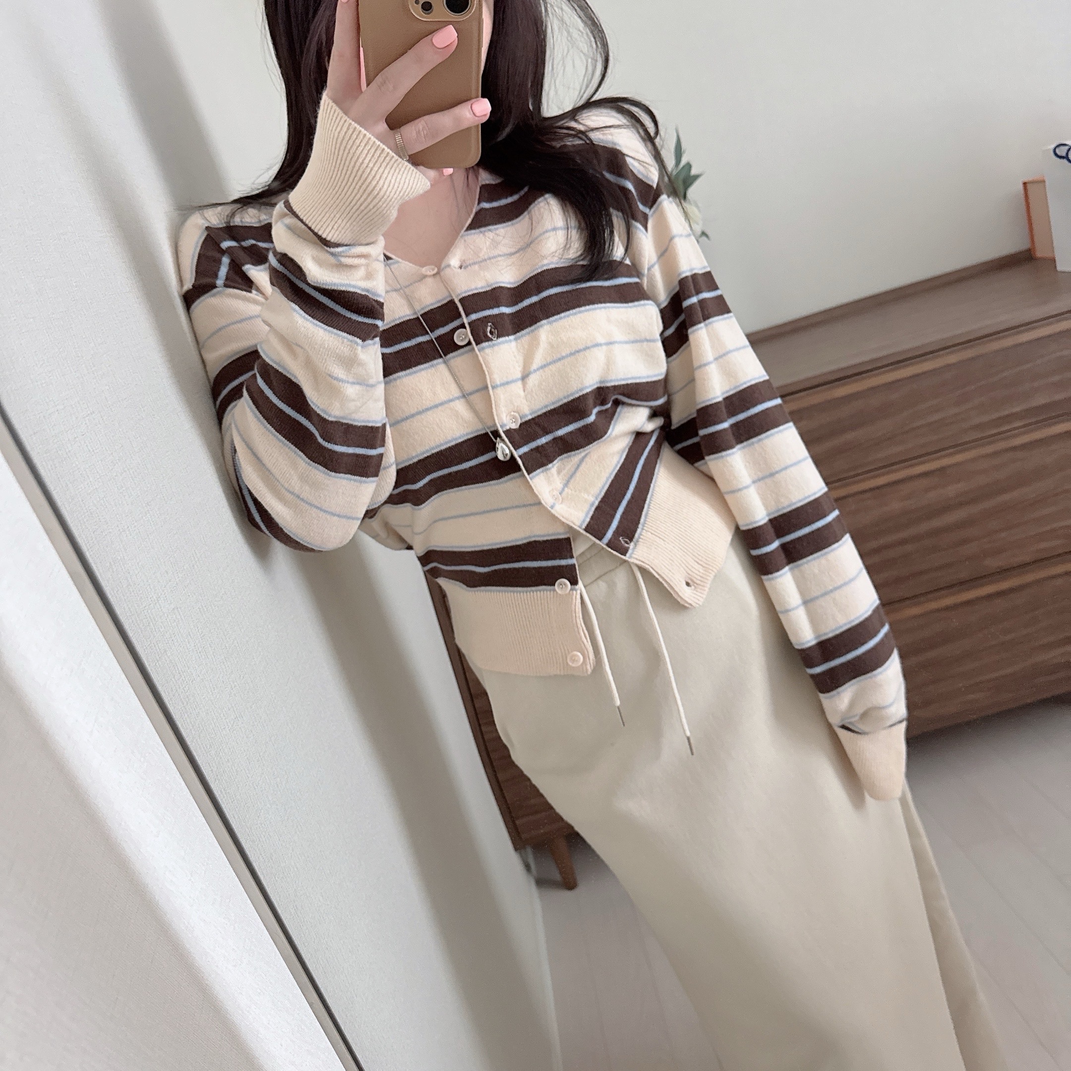 메베르 단가라 스트라이프 브이넥 루즈 니트 가디건 3color 상세 이미지 22