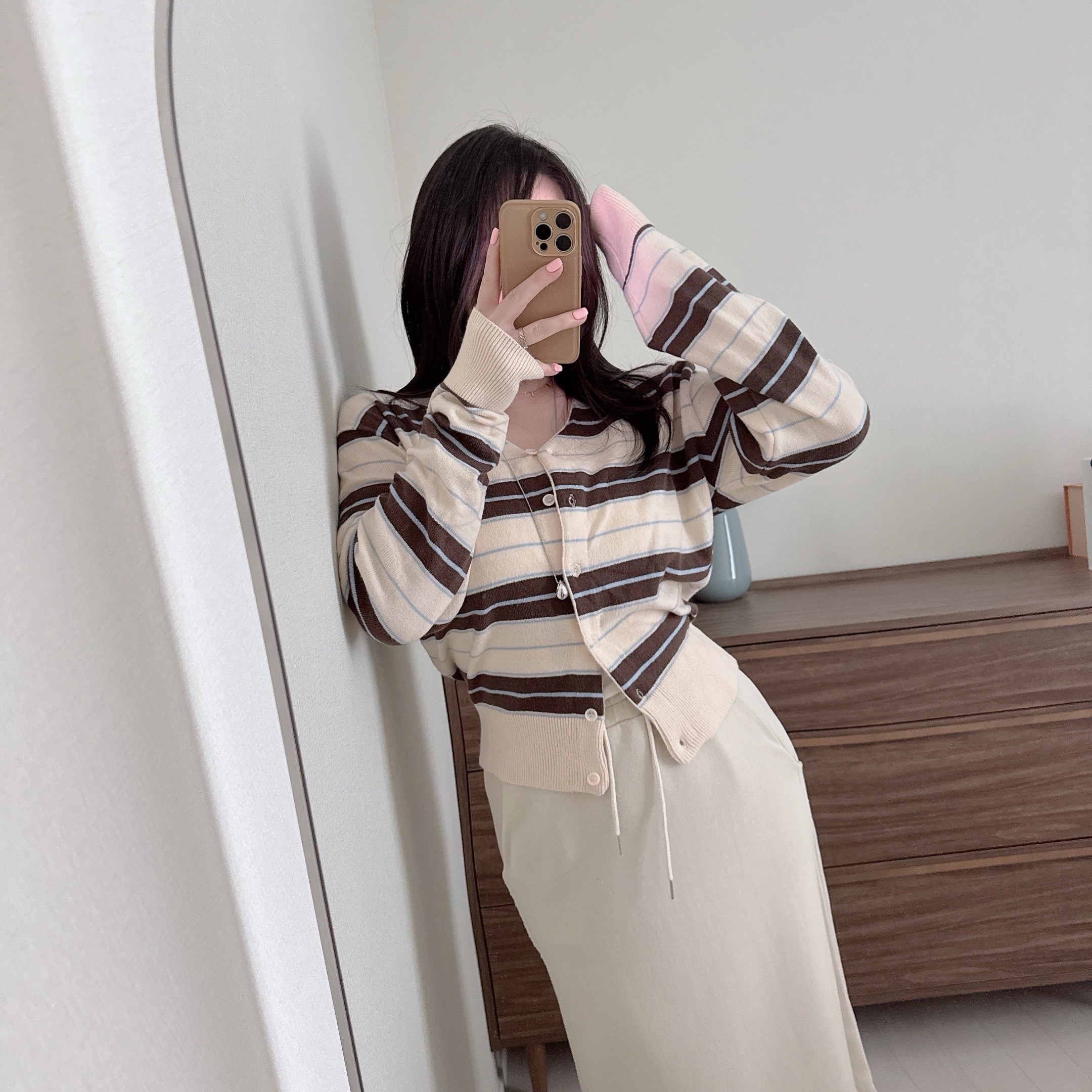 메베르 단가라 스트라이프 브이넥 루즈 니트 가디건 3color 상세 이미지 21