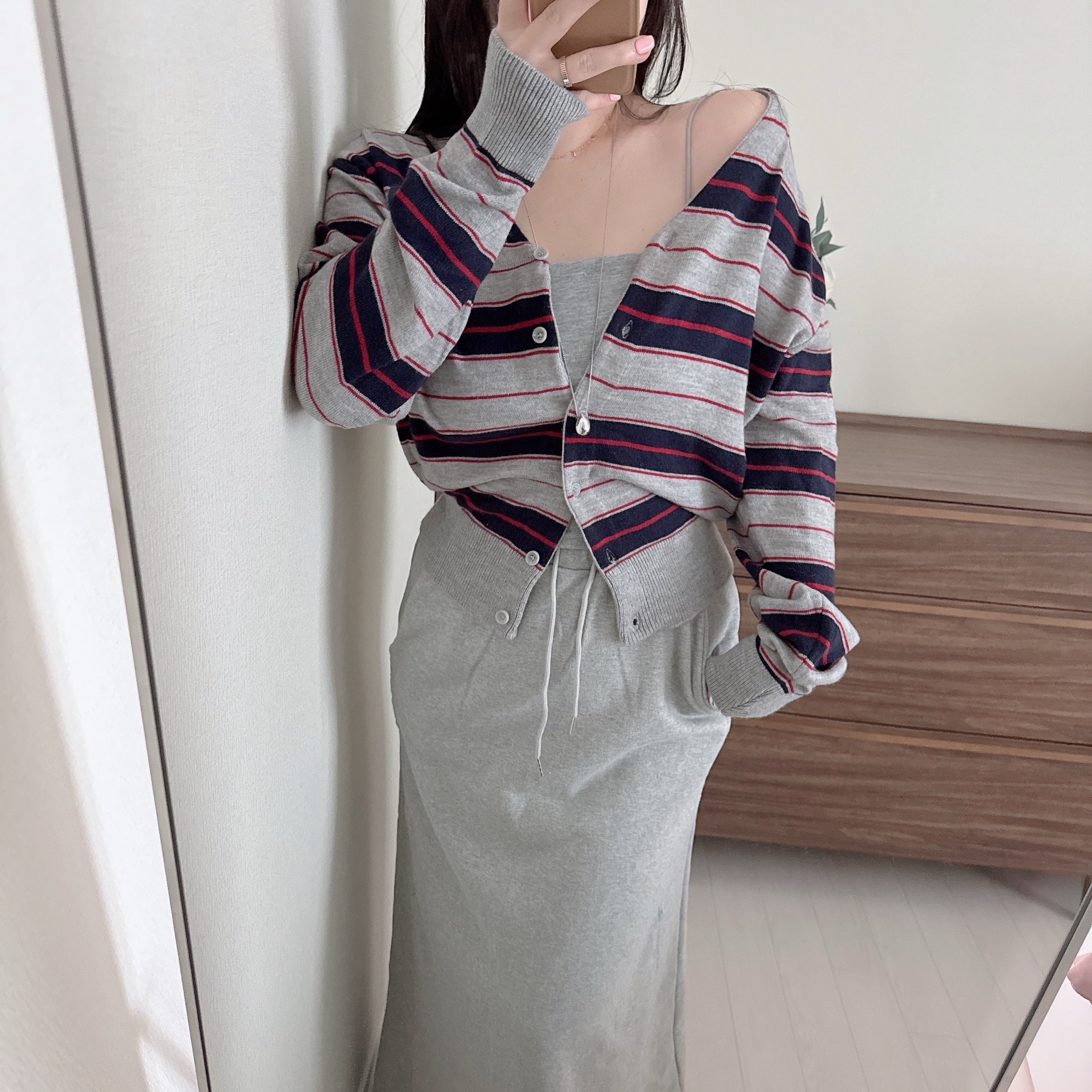 메베르 단가라 스트라이프 브이넥 루즈 니트 가디건 3color 상세 이미지 11