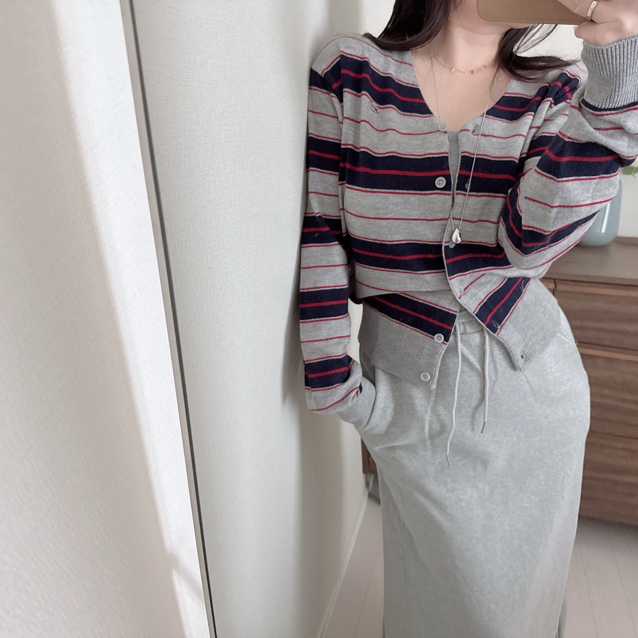 메베르 단가라 스트라이프 브이넥 루즈 니트 가디건 3color 상세 이미지 14