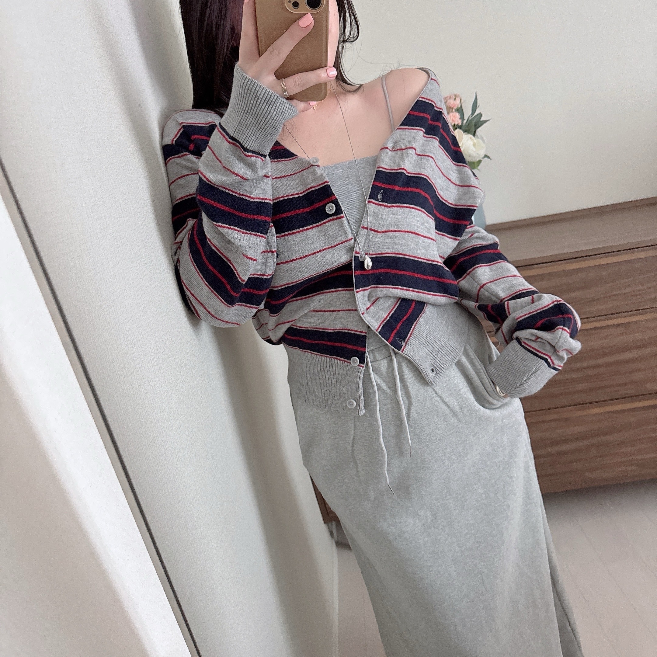 메베르 단가라 스트라이프 브이넥 루즈 니트 가디건 3color 상세 이미지 10