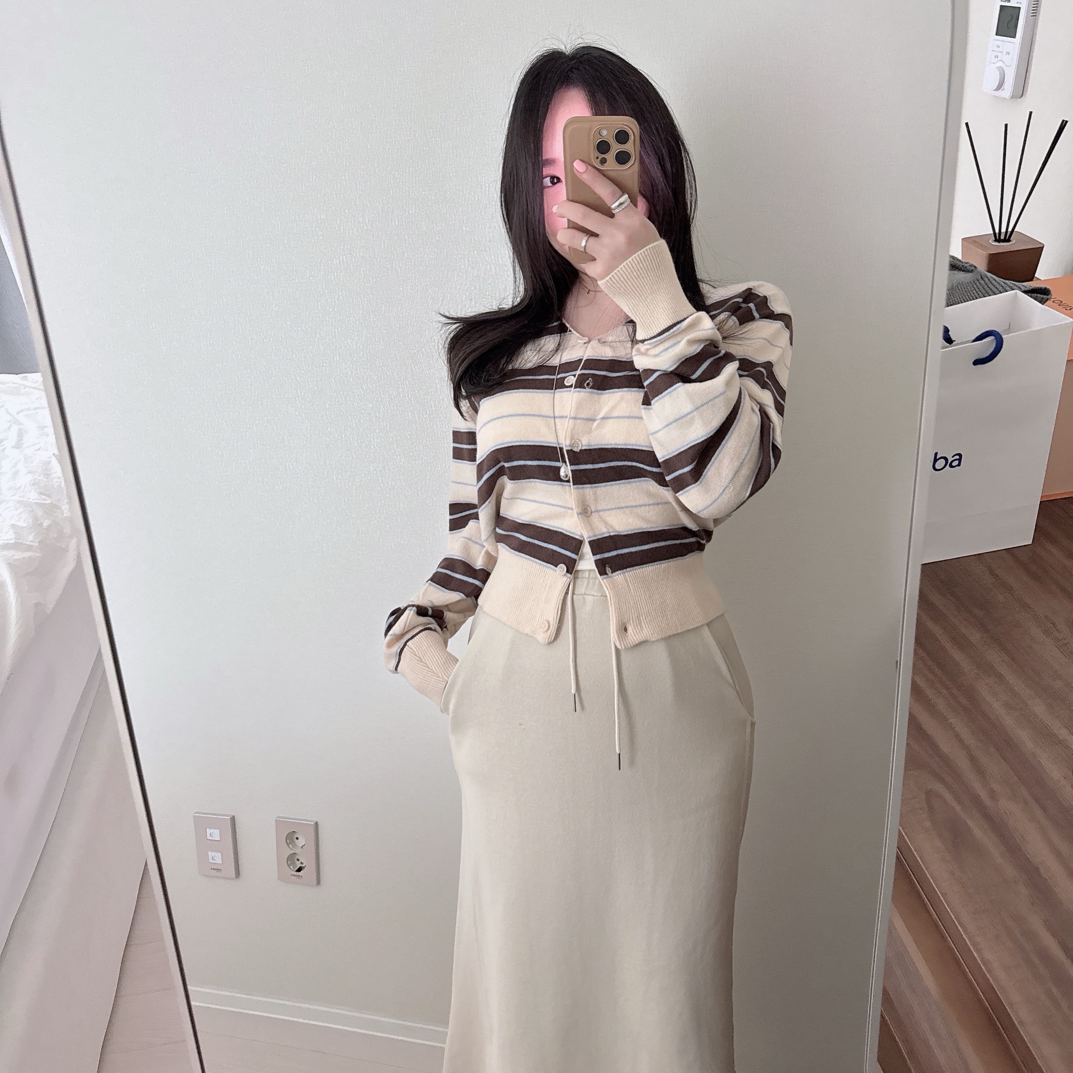 메베르 단가라 스트라이프 브이넥 루즈 니트 가디건 3color 상세 이미지 32