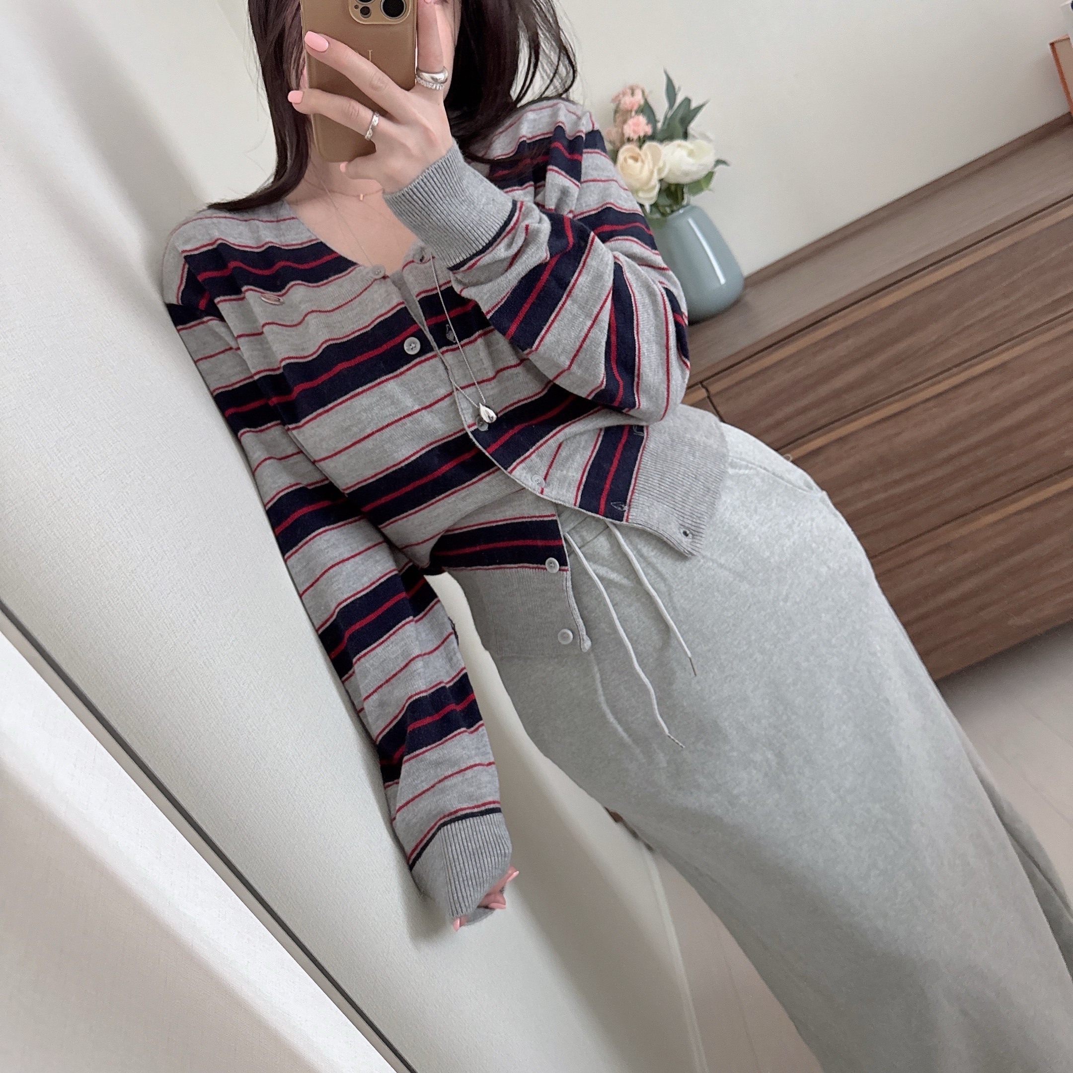 메베르 단가라 스트라이프 브이넥 루즈 니트 가디건 3color 상세 이미지 13
