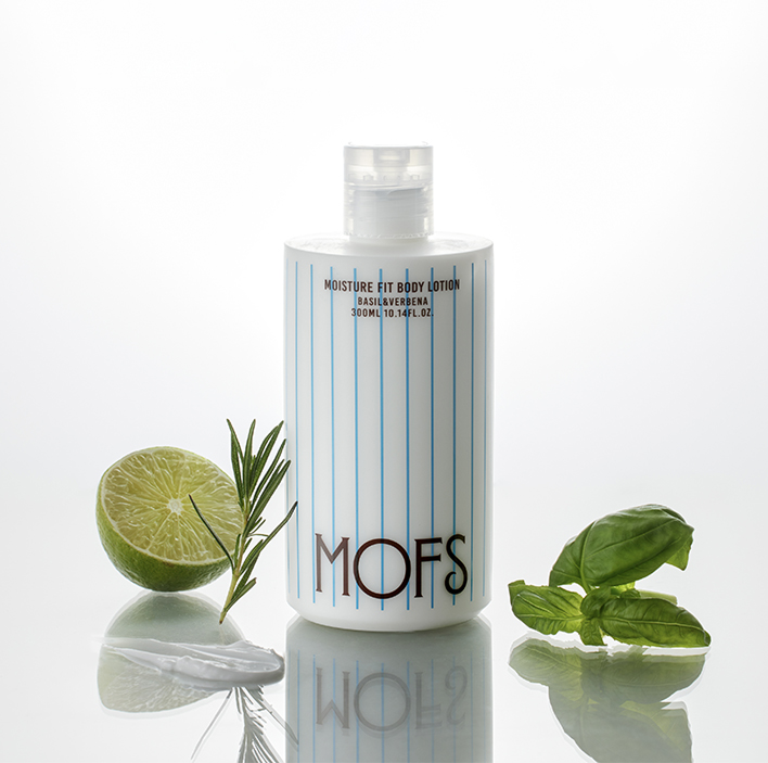MOFS 모먼오브어스 모이스춰 핏 바디로션 바질&버베나 300ml 고보습 퍼퓸 미백 - 상품 이미지
