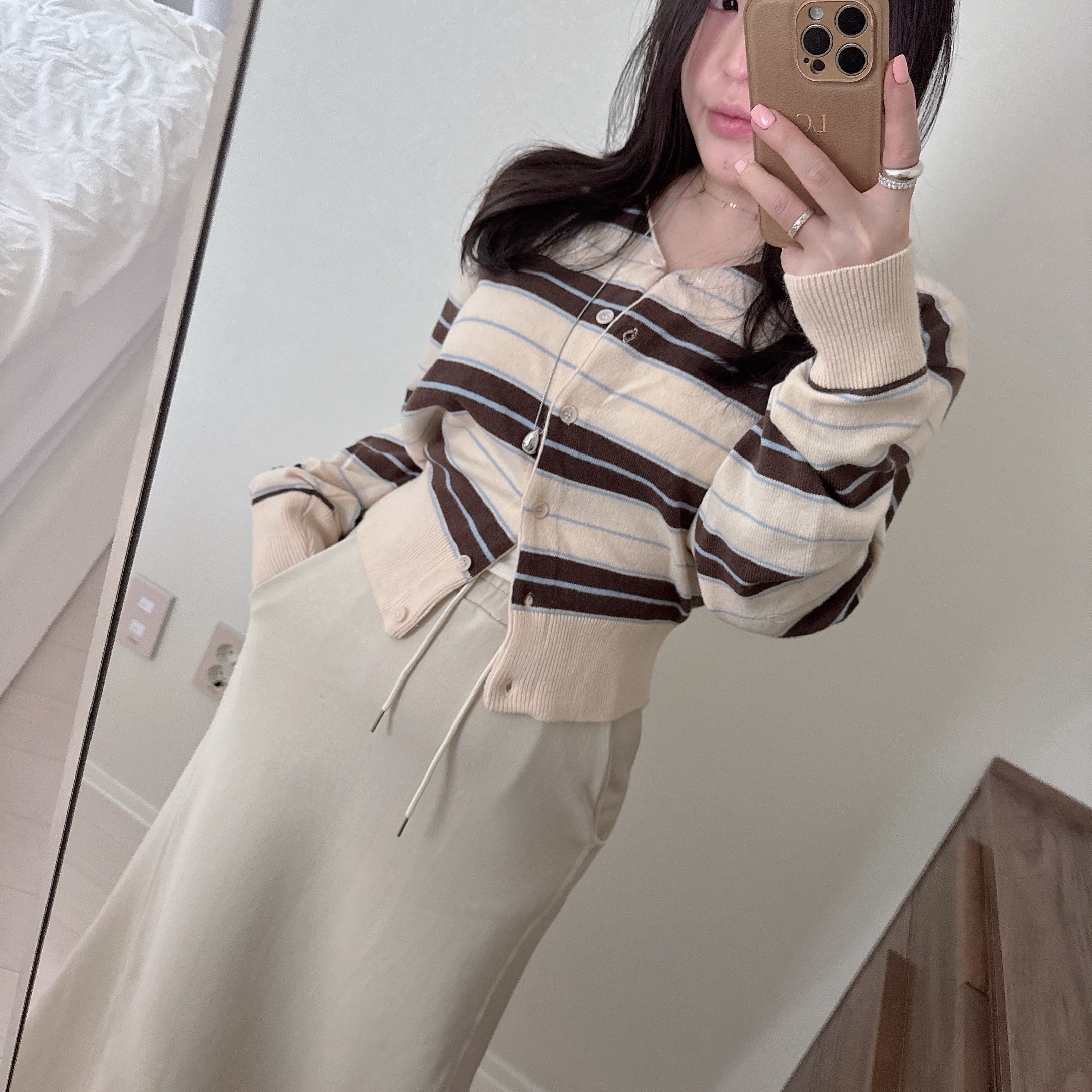메베르 단가라 스트라이프 브이넥 루즈 니트 가디건 3color 상세 이미지 33