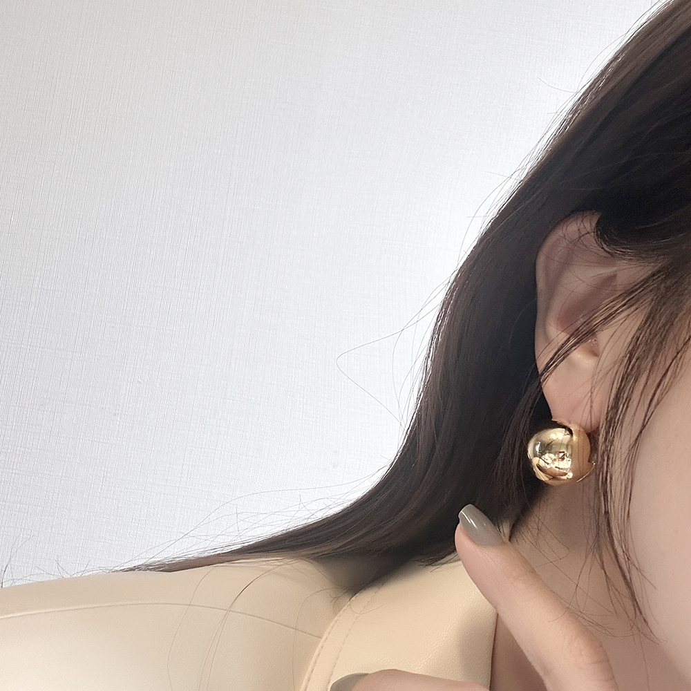 볼드 실버볼 원터치 링 귀걸이 데이트코디 하객룩 이미지 6