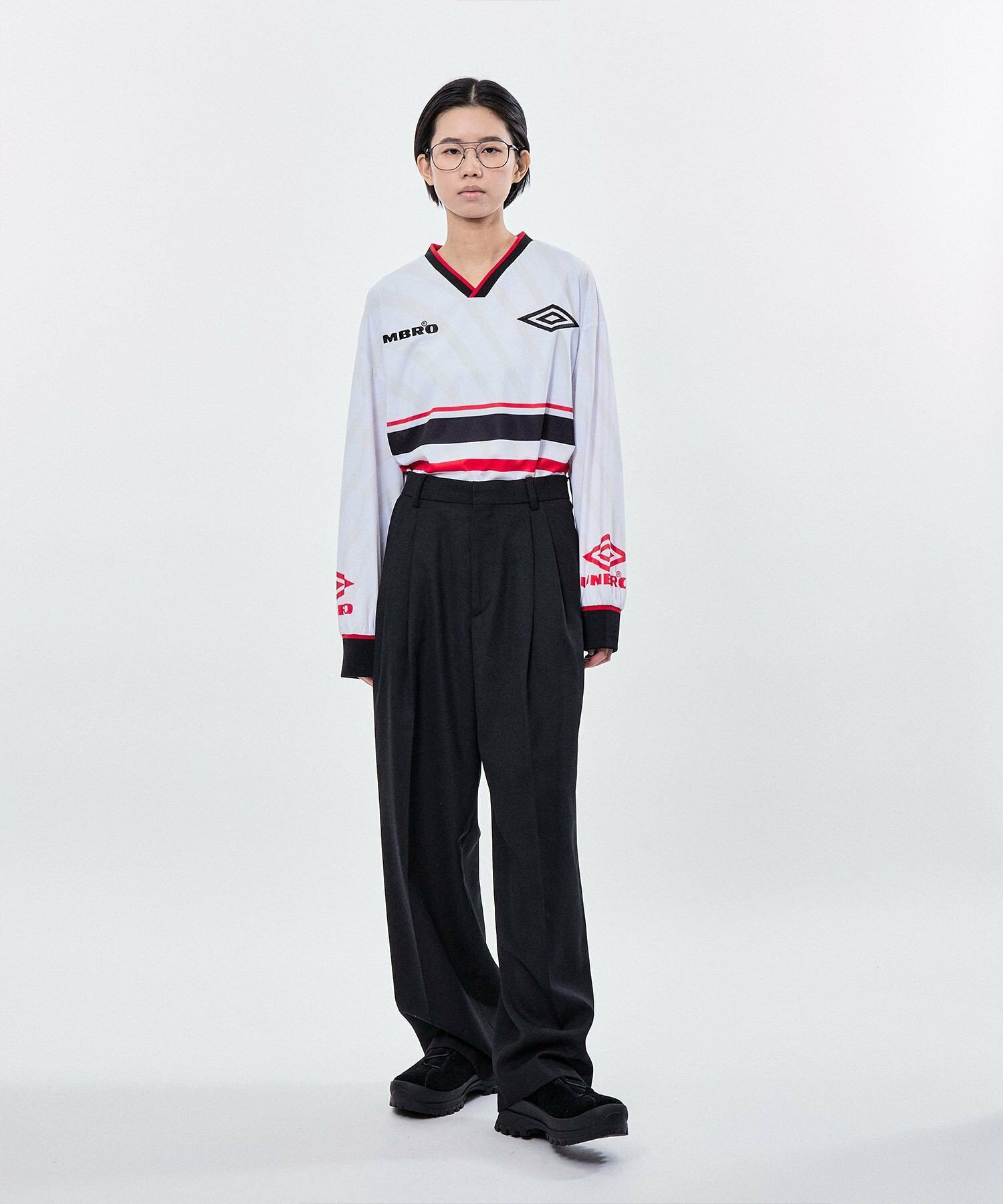 엄브로 UMBRO x 벨퍼 x M 협업 게임 셔츠 25SS 라이트그레이 이미지 6