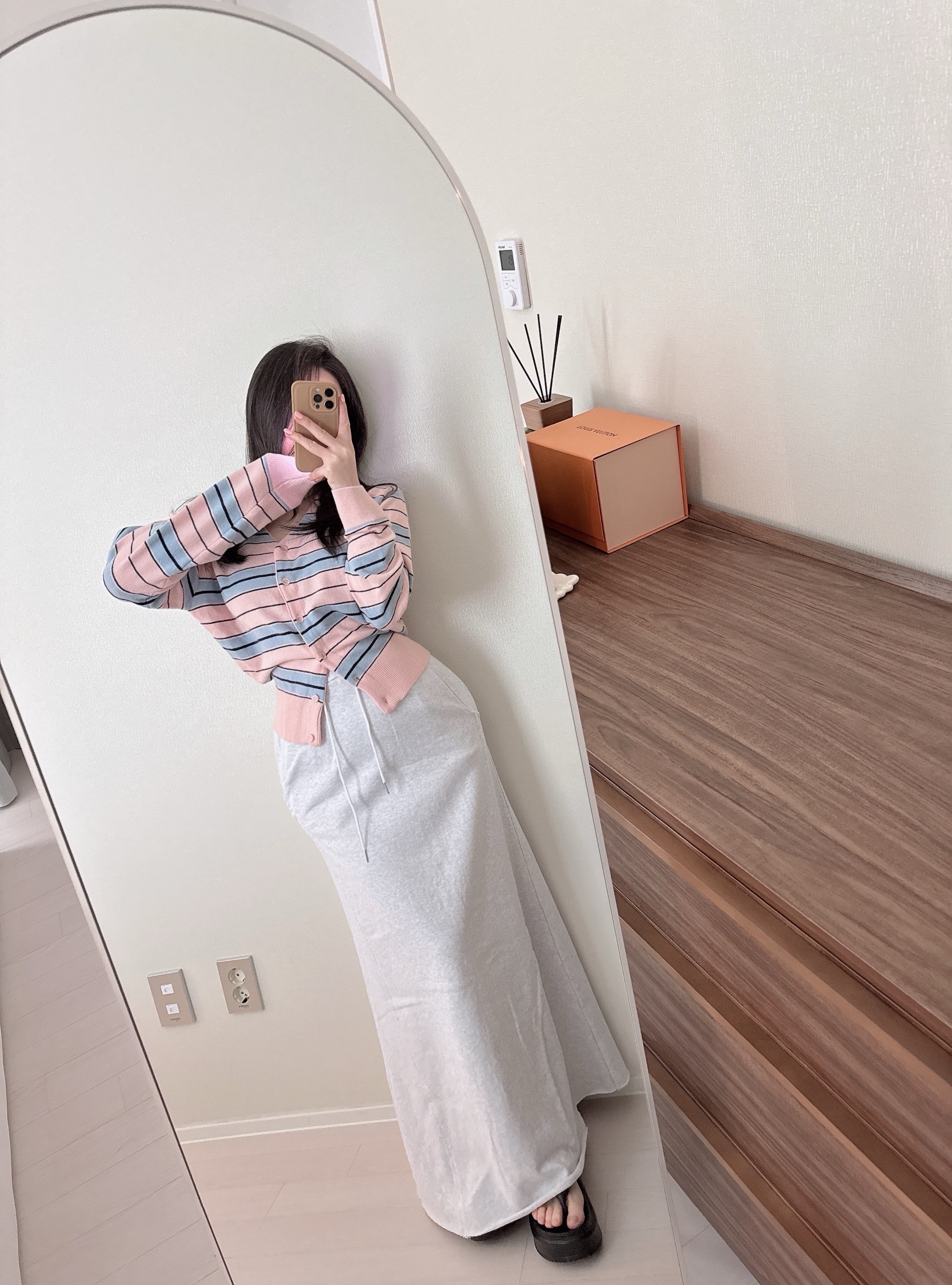메베르 단가라 스트라이프 브이넥 루즈 니트 가디건 3color 상세 이미지 45