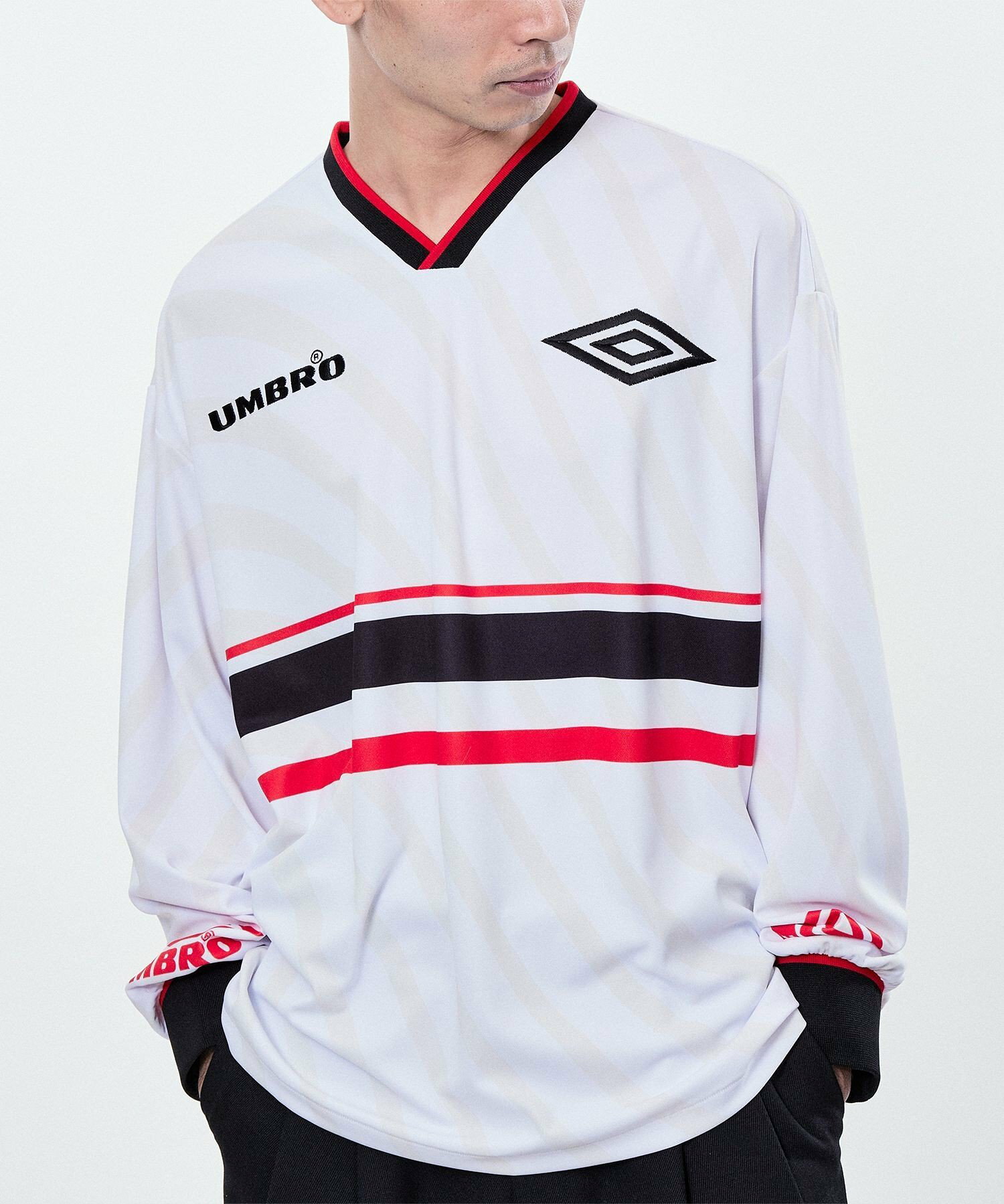 엄브로 UMBRO x 벨퍼 x M 협업 게임 셔츠 25SS 라이트그레이 이미지 7