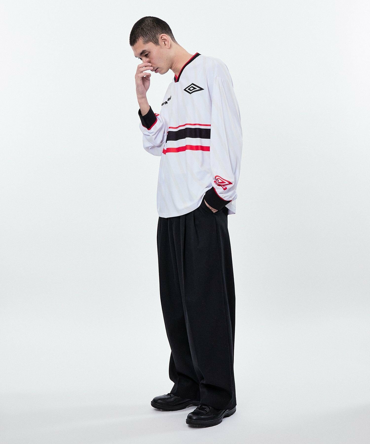 엄브로 UMBRO x 벨퍼 x M 협업 게임 셔츠 25SS 라이트그레이 - 상세 이미지 4