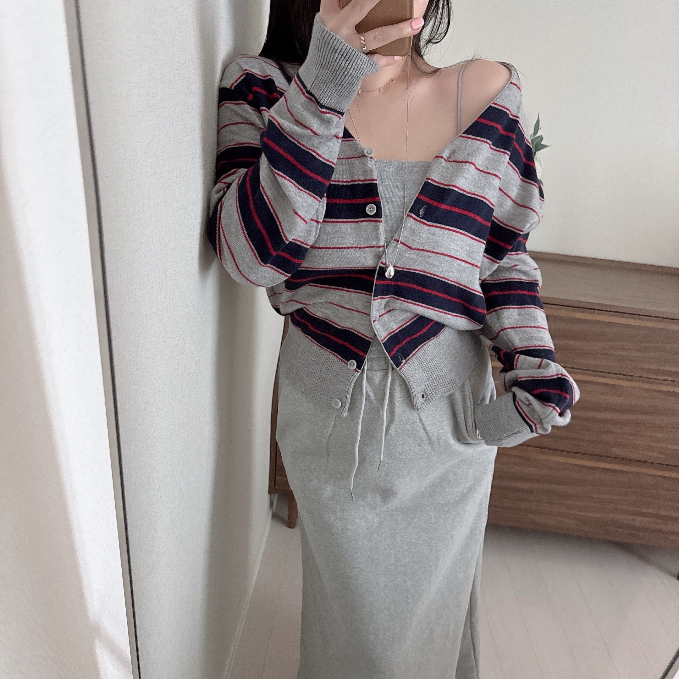 메베르 단가라 스트라이프 브이넥 루즈 니트 가디건 3color 상세 이미지 9