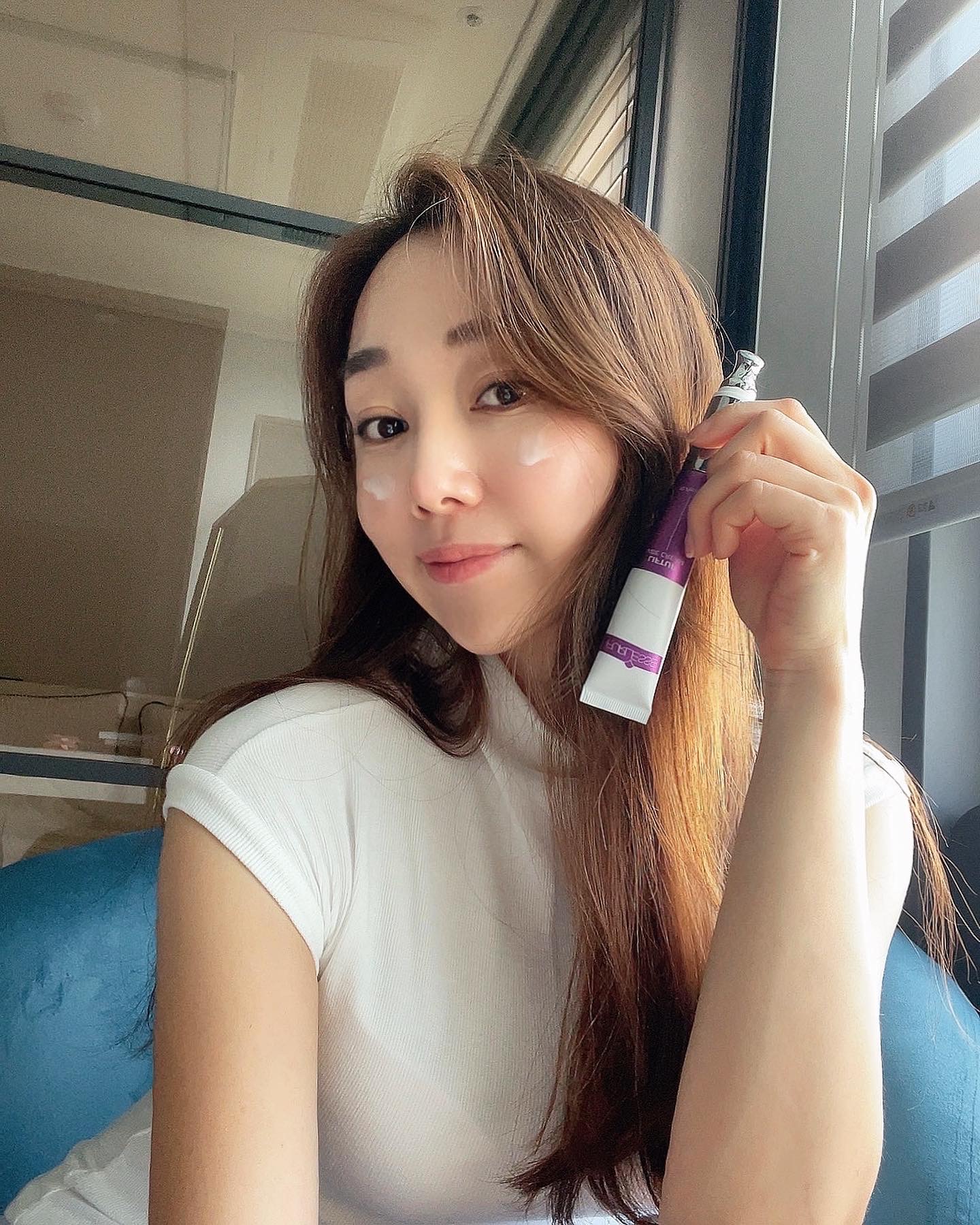 뷰티영 갈바닉 디바이스 마사지기 아이크림 팔자주름크림 아이백볼륨 리프팅 눈가탄력 펩타이드재생