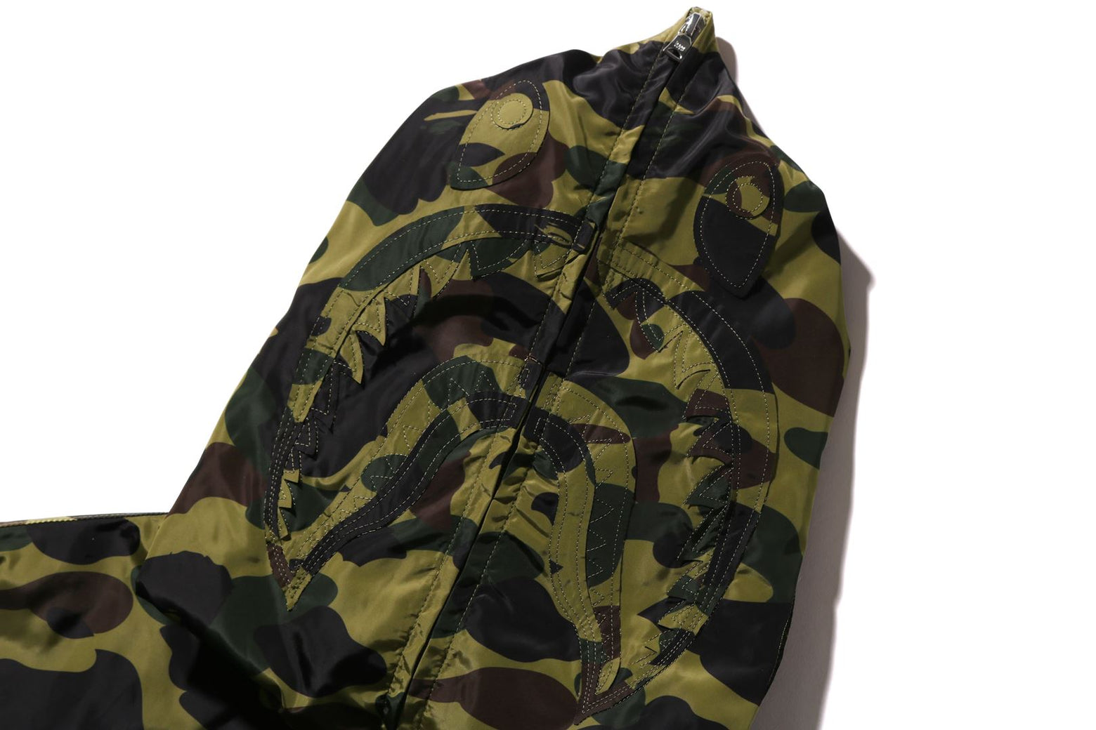 베이프 자켓 1ST CAMO JACQUARD SHARK FULL ZIP JACKET 3월 2주차 신상 1L30-140-326 - 상세 이미지 3