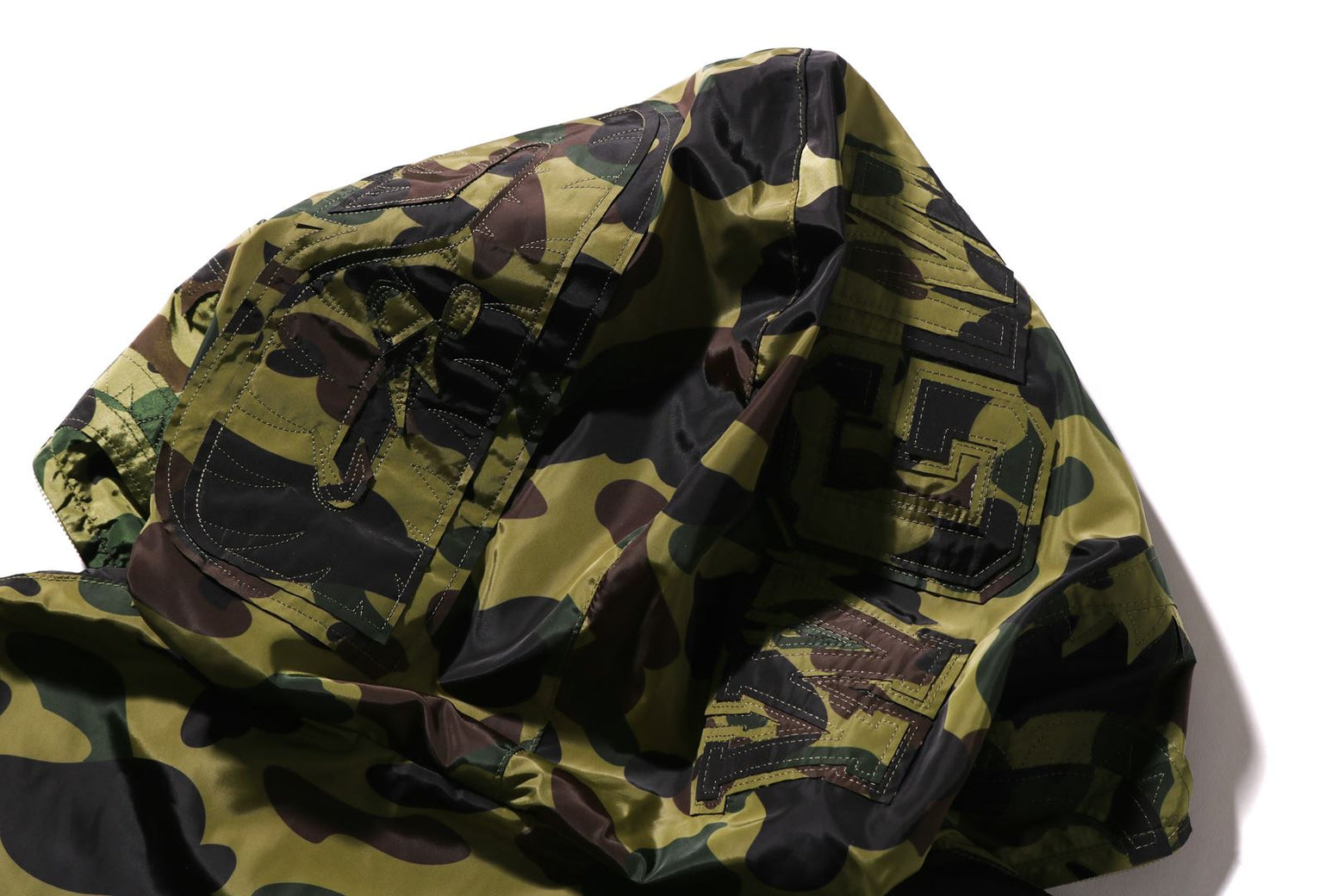 베이프 자켓 1ST CAMO JACQUARD SHARK FULL ZIP JACKET 3월 2주차 신상 1L30-140-326 - 상세 이미지 4