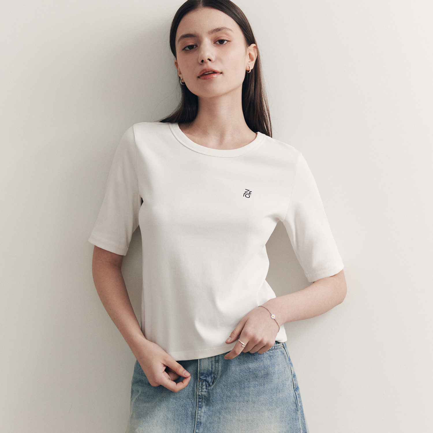 [제로스트릿][2컬러] 에센셜 로고 티셔츠 ESSENTIAL LOGO T-SHIRTS 이미지 4