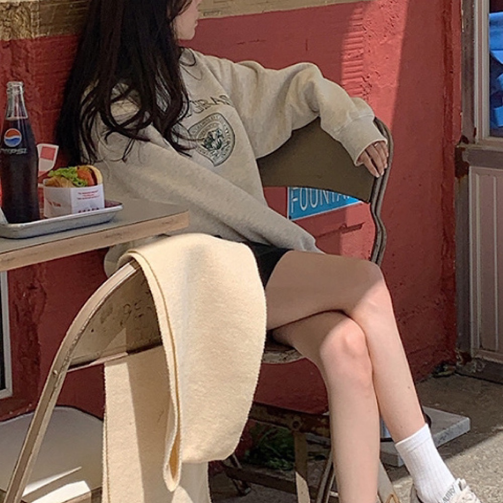 여성 봄 가을 그린 레터링 맨투맨 : 제이엔엘뷰