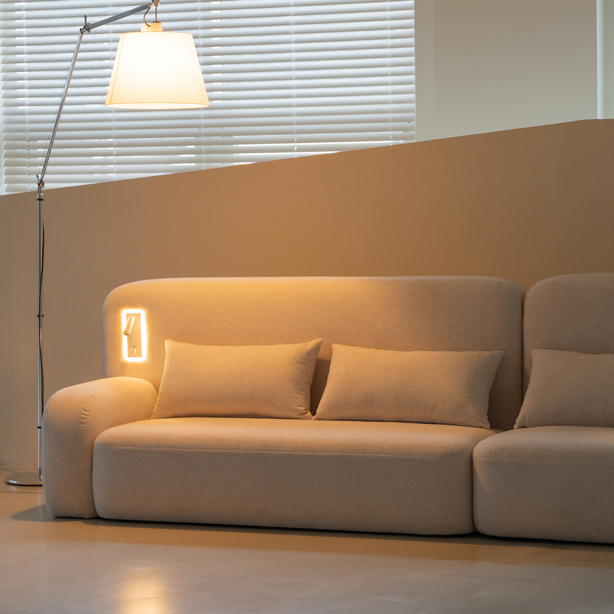 무드 라운드 조명 기능성 패브릭 소파