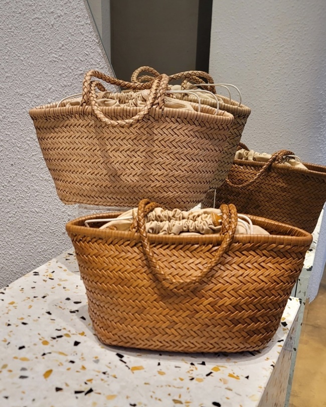 듀오 소가죽 드래곤 토트백 핸드메이드 마르쉐 위빙 왕골 라탄가방