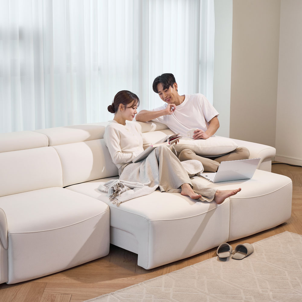 폴로까사 로한 비건 레더 슬라이딩 모션 무빙 리클라이너 4인 가죽 소파