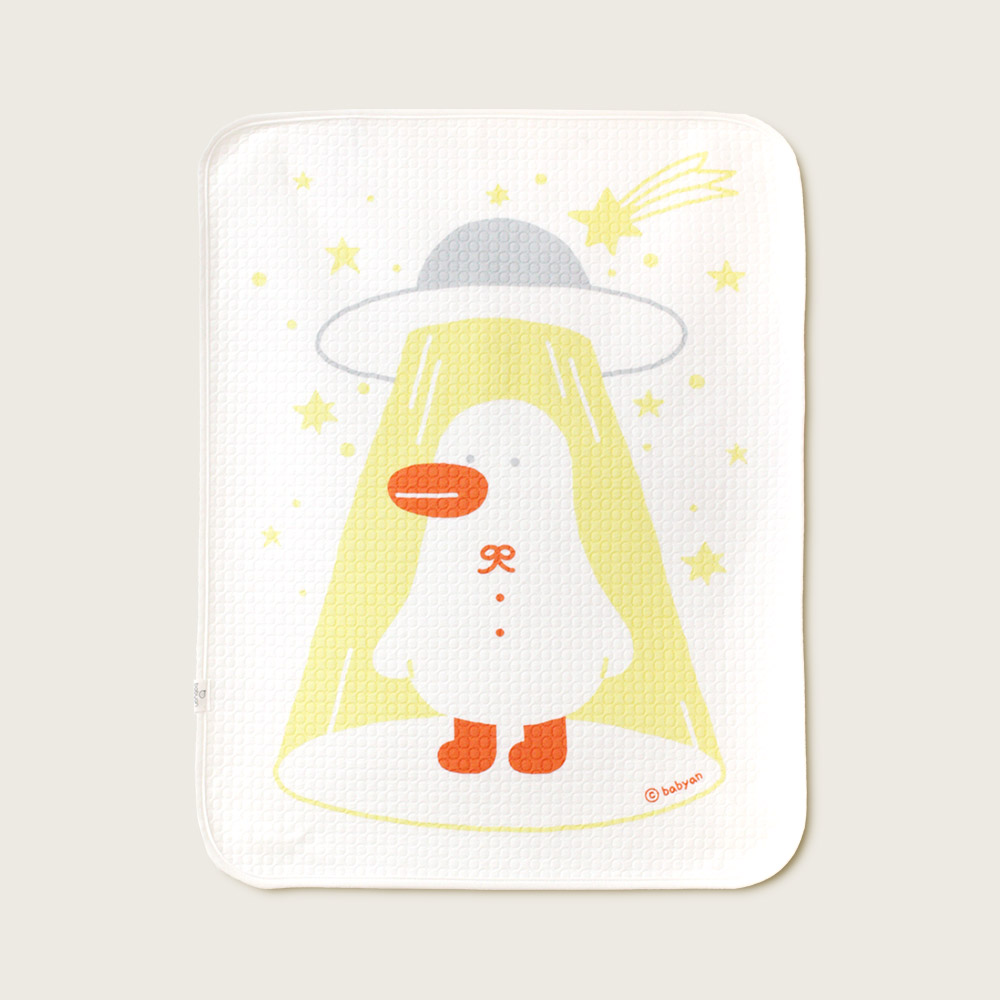 베이비앙 스페이스 덕 휴대용 실리콘 논슬립 방수패드 미니 방수요 (기저귀 교체매트 병행)