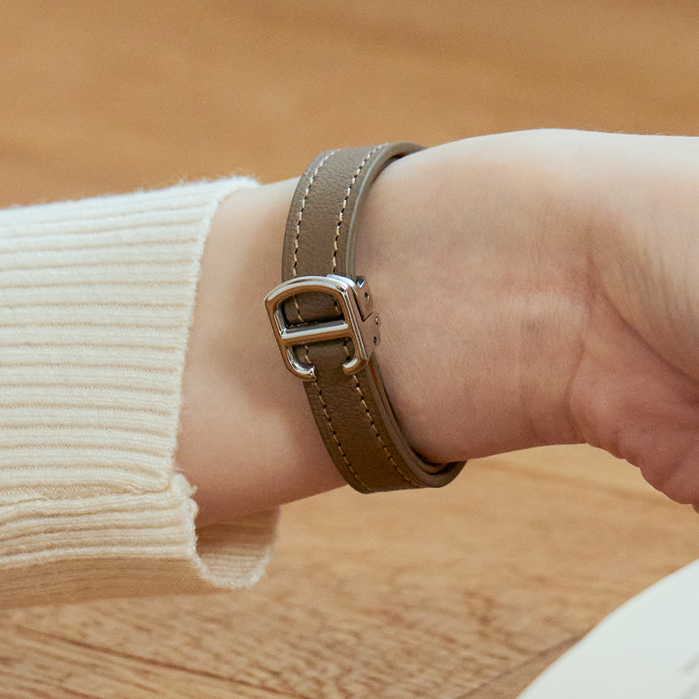 모이브 애플워치 11 10 9 8 6 SE 3 2 호환 가죽 슬림 디버클 스트랩