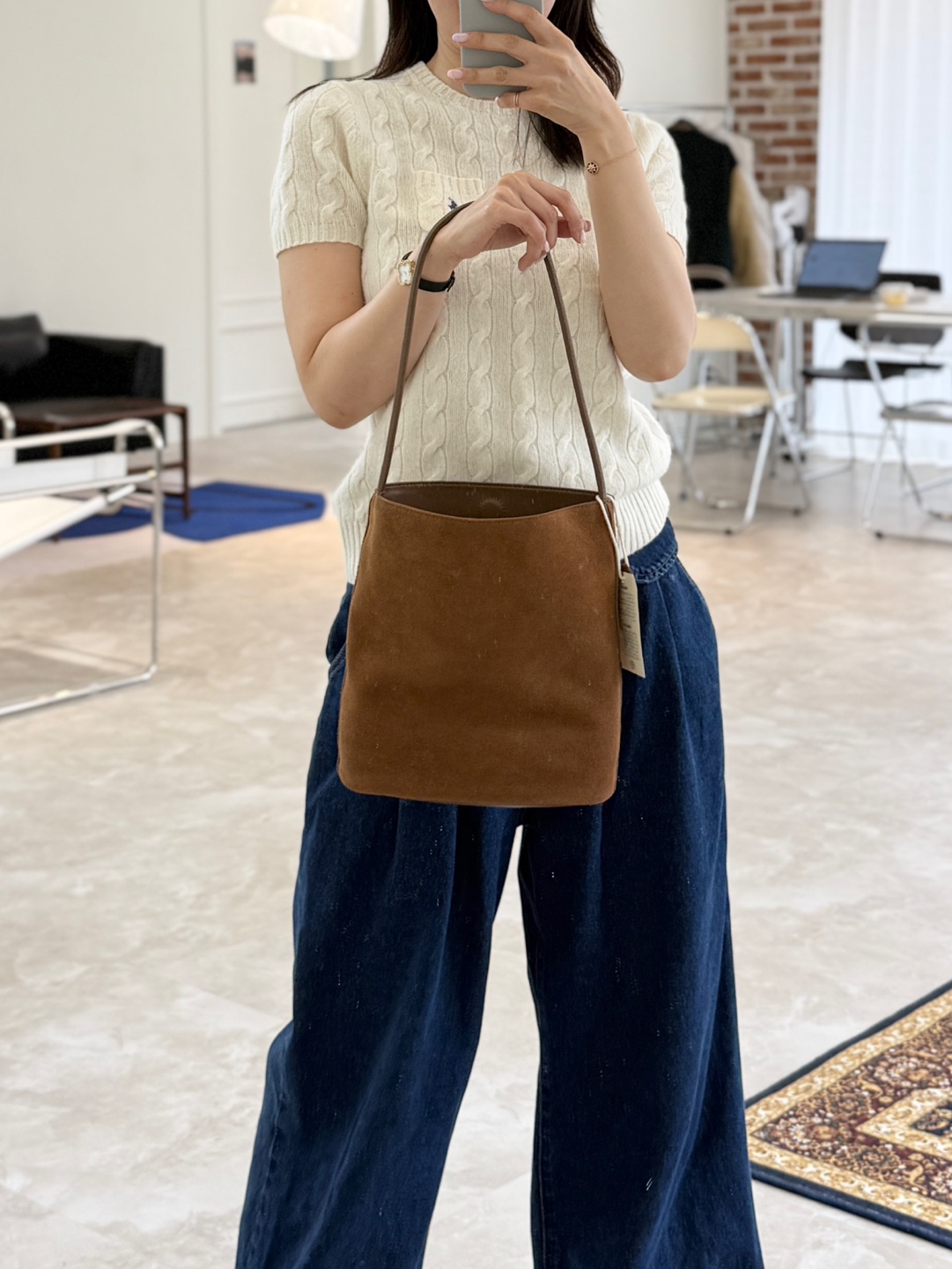 BLOW 스웨이드 버킷백 Suède Bucket Bag _ Mocha Mousse - 상품 이미지