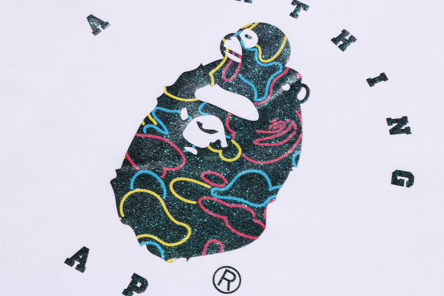 베이프 우먼즈 반팔티 NEON CAMO MILO ON APE HEAD TEE 3월 3주차 신상 2L30-210-020 - 상세 이미지 3
