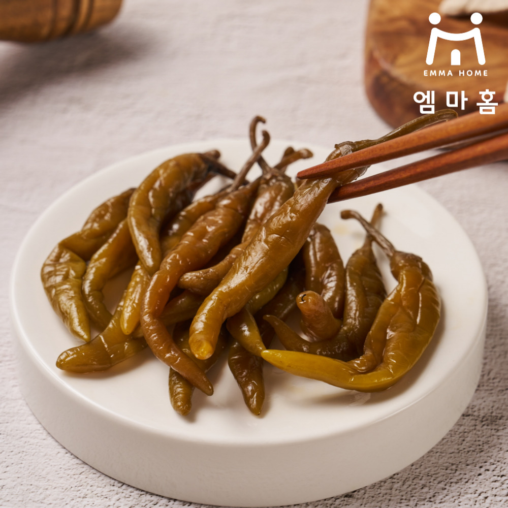 [엠마홈] 밥도둑 반찬 아삭 간장고추 고추장아찌 250g 국내제조 - 상품 이미지