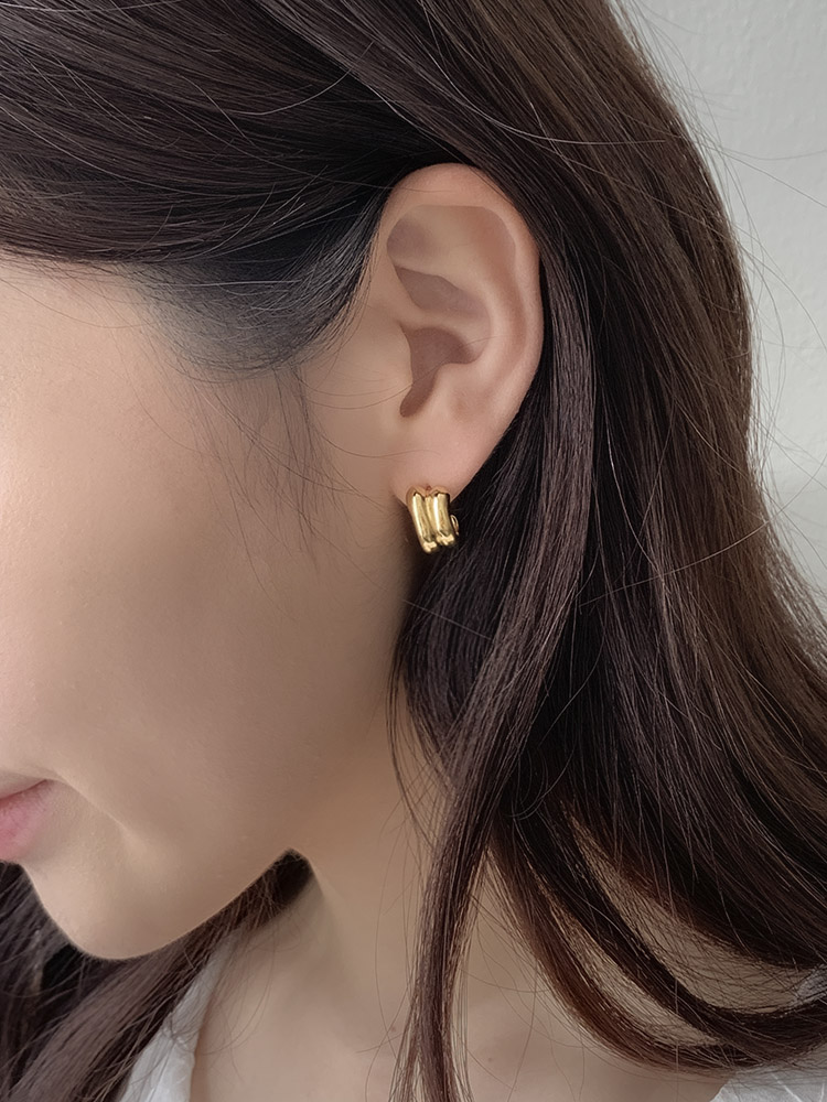 셀프러브 14k 웨이브 후프 이어링 - 925실버 두줄 볼드 비정형 스터드 은링귀걸이 - 메인 이미지