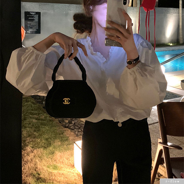 르솜 프릴 브이넥 벌룬 루즈핏 코튼 블라우스 (화이트) 봄 가을 핀턱 주름 제이플로우