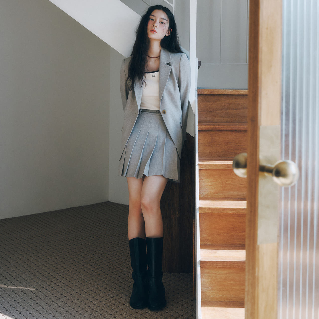 로엠 린넨라이크 플리츠 스커트RMWHF24R14