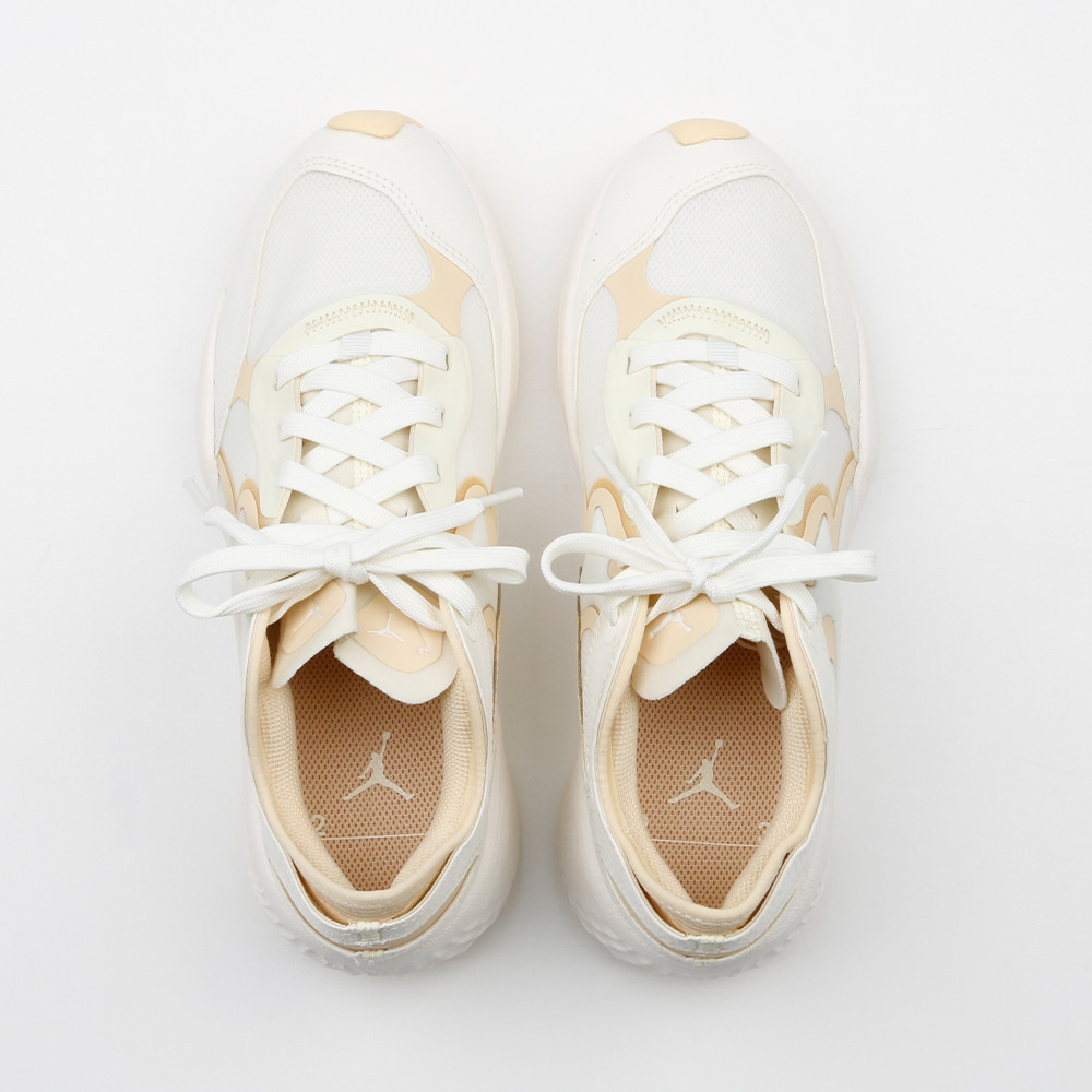 나이키 우먼 조던 델타 3 로우 운동화 FB9829-100