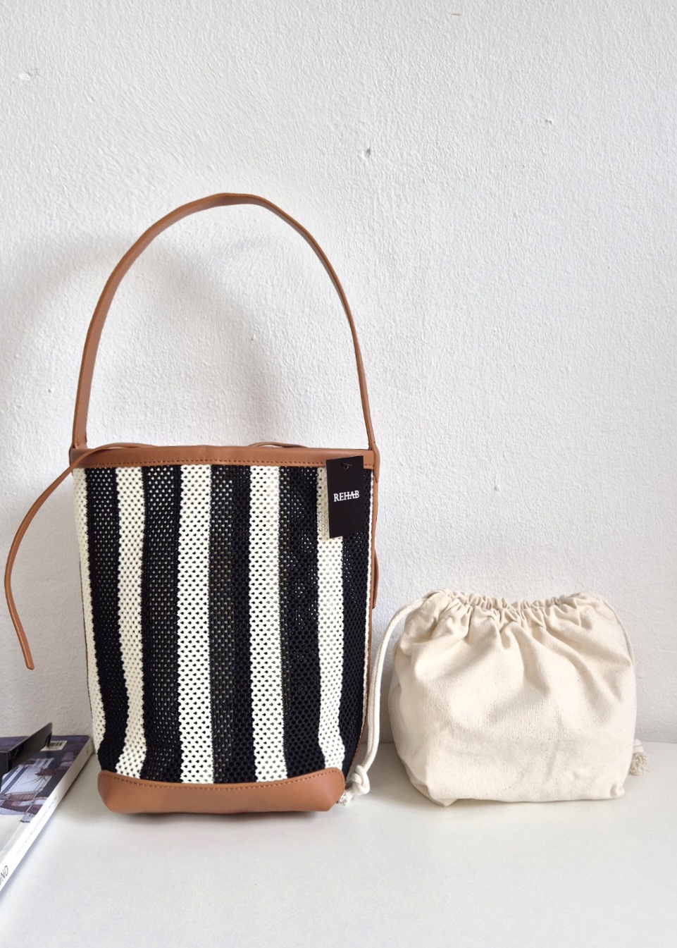 리햅 세느 스트라이프 숄더백 여름 라탄룩 원통형 버킷백 여성 휴양지룩 데일리백