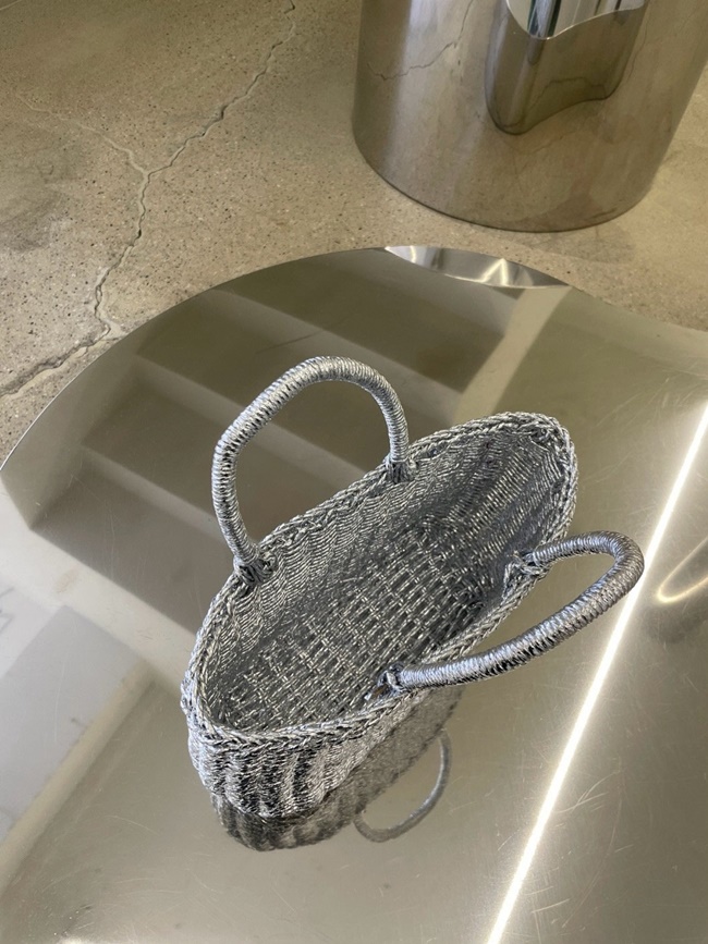 스퀘어 라탄 미들 미니 실버 토트백 여성 그물 봄 여름 가방