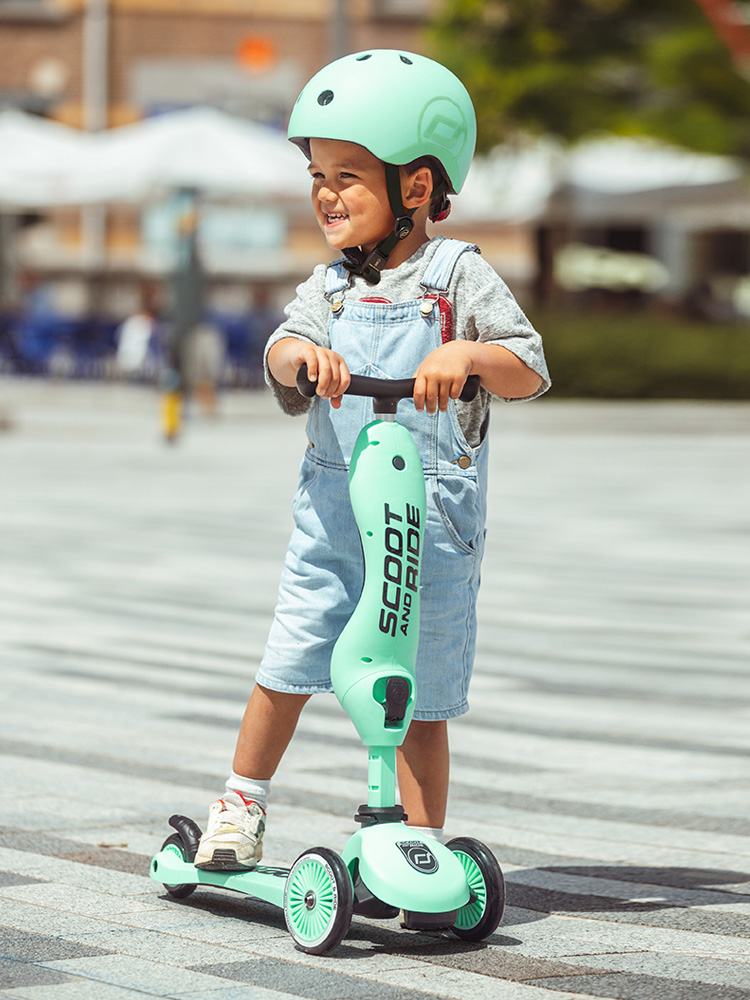 스쿳앤라이드 킥1(키위)+헬멧M 세트 유아킥보드 어린이 씽씽카